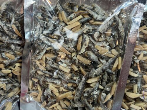 現吃杏仁魚乾